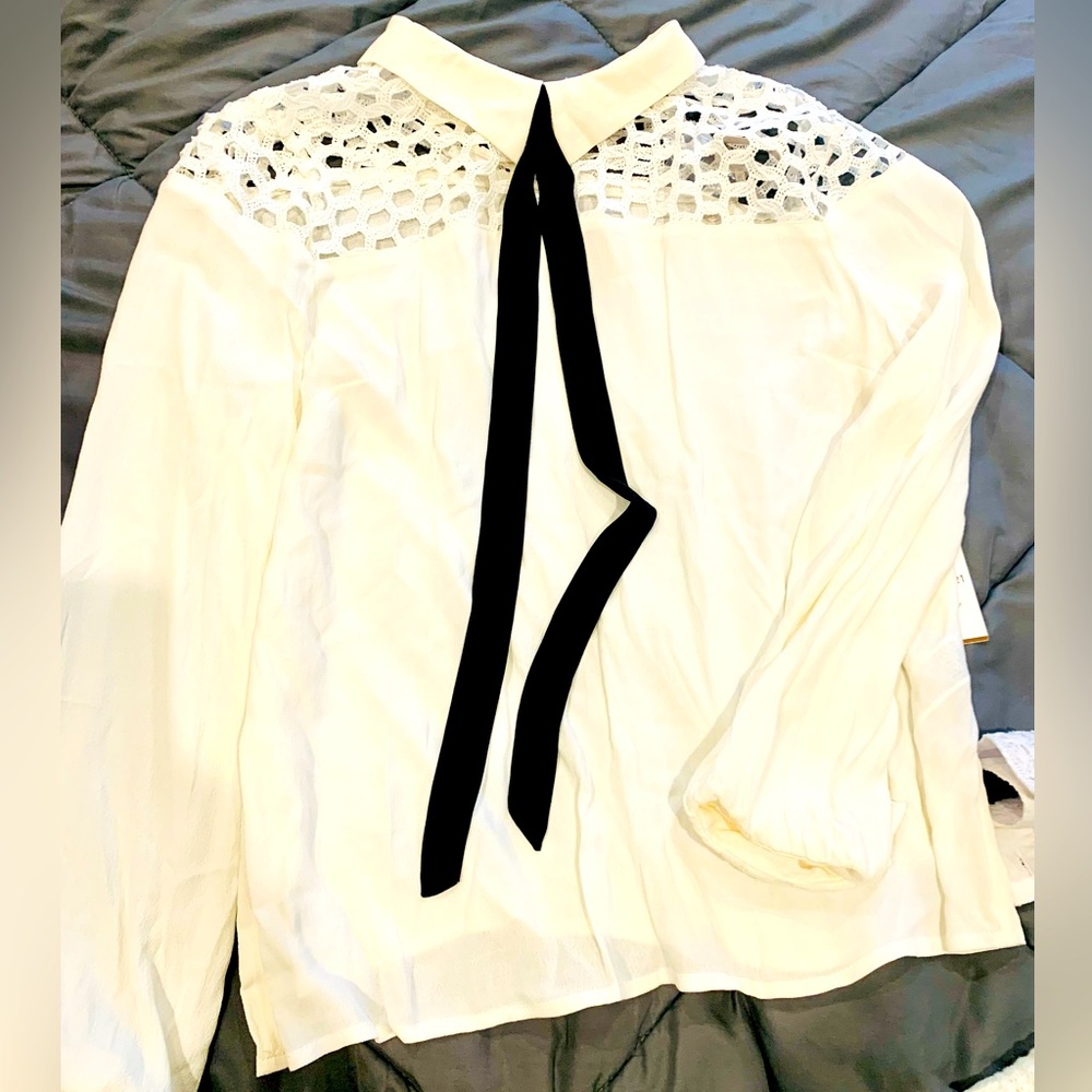 Forever 21 neck tie top. NWT